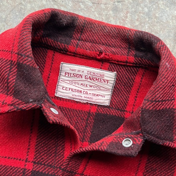 Vintage Filson Garment Red Black Plaid Wool Mackinaw Cruiser Jacket Men REPAIRS - Picture 2 of 7
